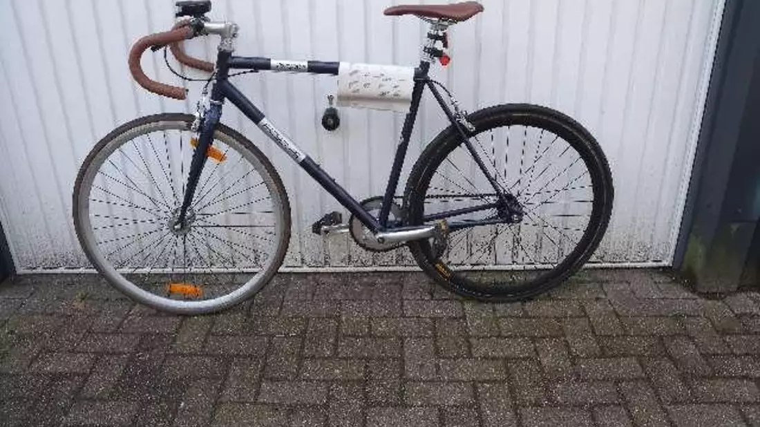 POL-STD: Polizei Buxtehude stellt Fahrrad sicher und sucht rechtmäßigen Eigentümer - Berichtigung - Bild: presseportal.de