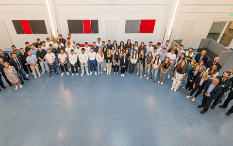 POL-BO: Herzlich Willkommen im Team 110: Der neue FOS-Jahrgang startet durch - Foto: presseportal.de