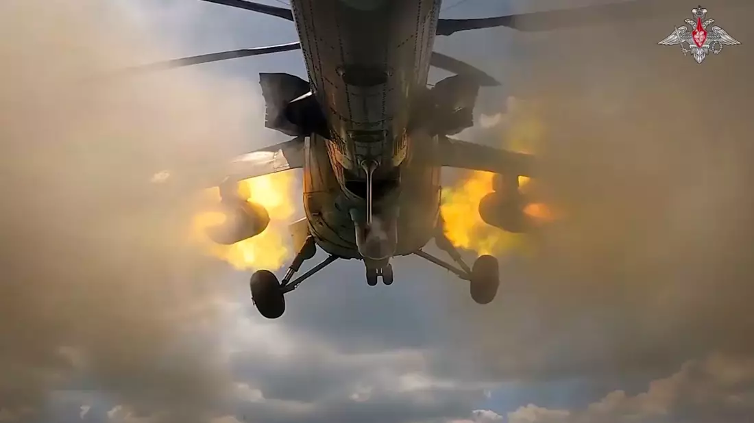 Im russischen Gebiet Kursk läuft weiter die Offensive der Ukraine. Die russische Armee versucht unter anderem aus der Luft, die Ukrainer zu vertreiben. - Bild: Uncredited/Rusian Defense Ministry Press Service/AP/dpa