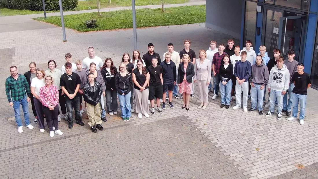 POL-RE: Kreis Recklinghausen/Recklinghausen/Bottrop: Der dritte Jahrgang Fachoberschule Polizei geht an den Start - Bild: presseportal.de