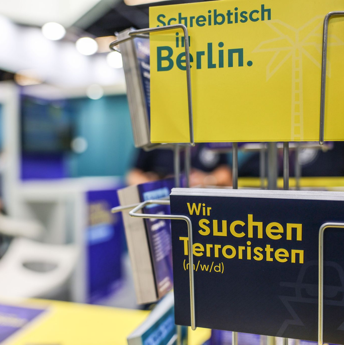 «Wir suchen Terroristen», wirbt der BND. - Foto: Oliver Berg/dpa