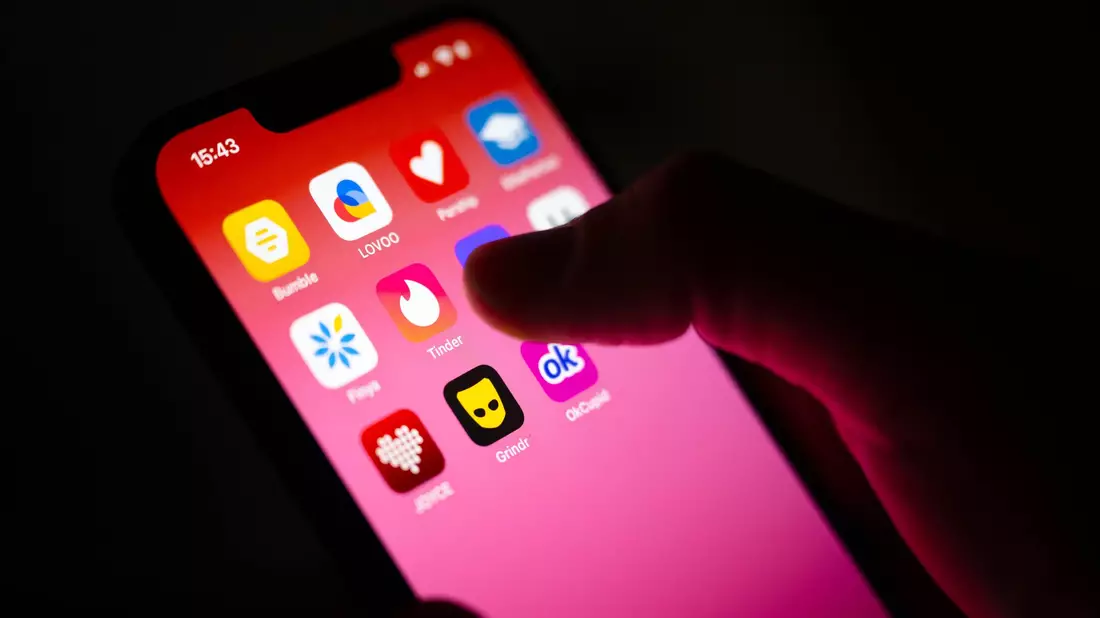 Dating-Apps gibt es viele - doch ob sie auch wirklich ihren Zweck erfüllen, wird oft angezweifelt. (Archivbild) - Bild: Sina Schuldt/dpa