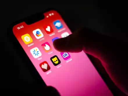 Dating-Apps gibt es viele - doch ob sie auch wirklich ihren Zweck erfüllen, wird oft angezweifelt. (Archivbild) - Foto: Sina Schuldt/dpa