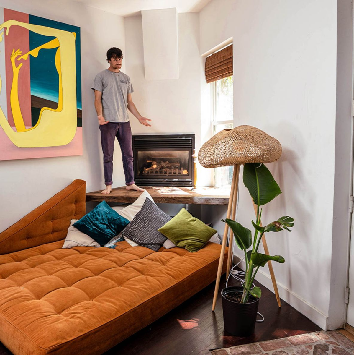 Caleb Simpson ist einer der bekanntesten Content-Creator auf Tiktok, der durch Wohnungen und Häuser auf der ganzen Welt führt. - Foto: Caleb Simpson/dpa