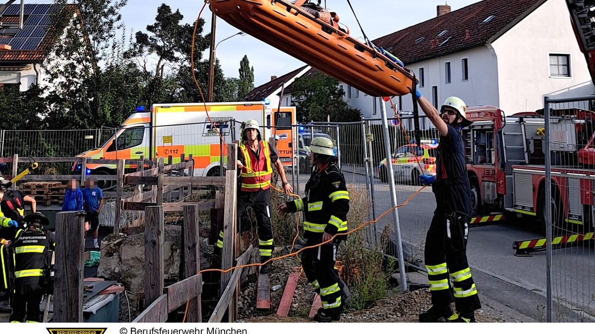 FW-M: Bauarbeiter stürzt in Baugrube (Untermenzing) - Foto: presseportal.de
