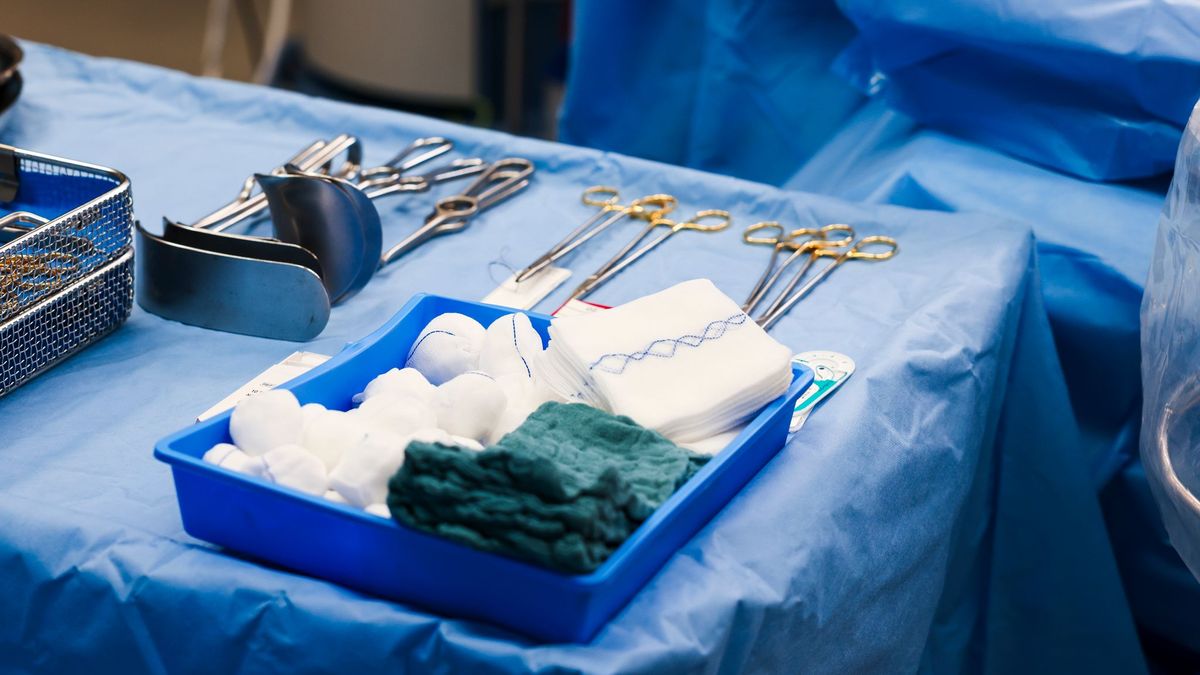 Auch Fälle von falscher Medikation registrierte der Medizinsiche Dienst 2023. - Foto: Frank Molter/dpa