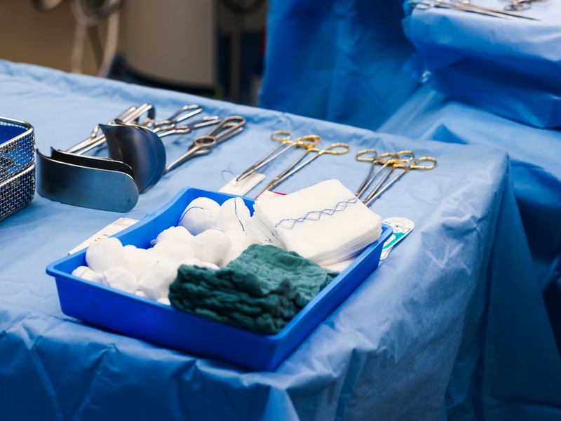 Auch Fälle von falscher Medikation registrierte der Medizinsiche Dienst 2023. - Foto: Frank Molter/dpa