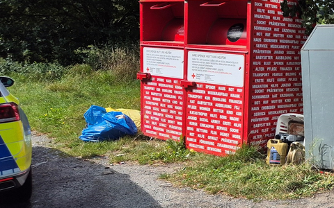 POL-CUX: Mehrere Altölkanister im Bereich Loxstedt illegal entsorgt (Lichtbild in der Anlage) - Foto: presseportal.de