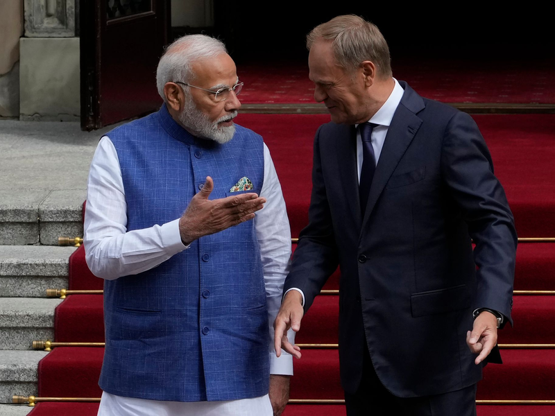 Der indische Ministerpräsident Narendra Modi im Gespräch mit seinem polnischen Amtskollegen Donald Tusk (Foto Aktuell) - Foto: Czarek Sokolowski/AP/dpa
