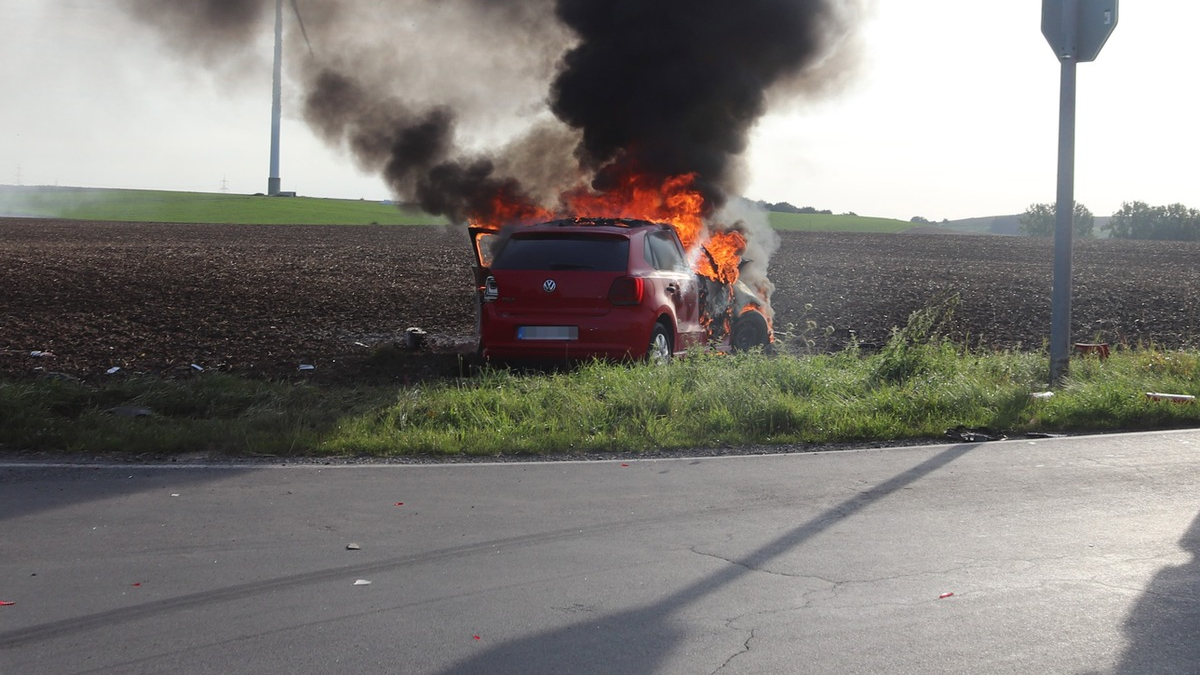 POL-HX: Schwerer Verkehrsunfall auf Kreuzung - Rettungshubschrauber im Einsatz - Foto: presseportal.de