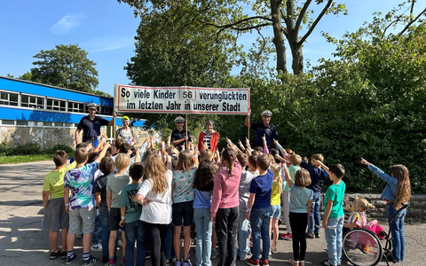 POL-HA: Einschulungsaktion der Verkehrssicherheitsberatung der Polizei Hagen - Foto: presseportal.de POL-HA: Einschulungsaktion der Verkehrssicherheitsberatung der Polizei Hagen - Foto: presseportal.de