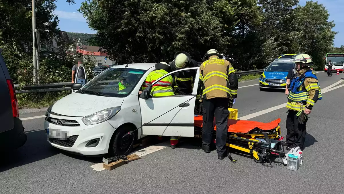 FW-EN: Zwei First Responder und Verkehrsunfall mit Personenschaden - Bild: presseportal.de