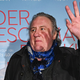Diesmal ist Depardieu verhandlungsfähig. - Foto: Jens Kalaene/dpa