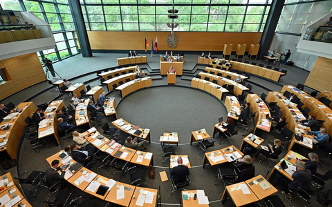 +++ Achtung Sperrfrist (Print, Radio und Online): 18.00 Uhr +++ARD-Vorwahlbefragung Thüringen: AfD stärkste Kraft vor CDU - Foto: presseportal.de