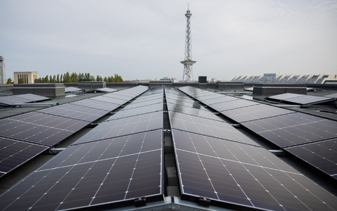 Der Solarausbau hat deutlich Fahrt aufgenommen.  - Foto: Christoph Soeder/dpa