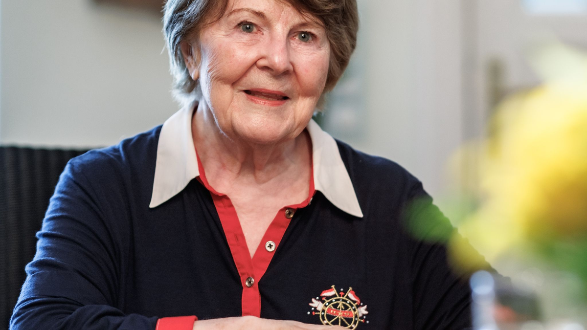 Die Kinderbuchautorin Ursel Scheffler findet, dass Kinder trotz der Kriege in der Welt Hoffnung und Fantasie bewahren sollten. - Foto: Markus Scholz/dpa