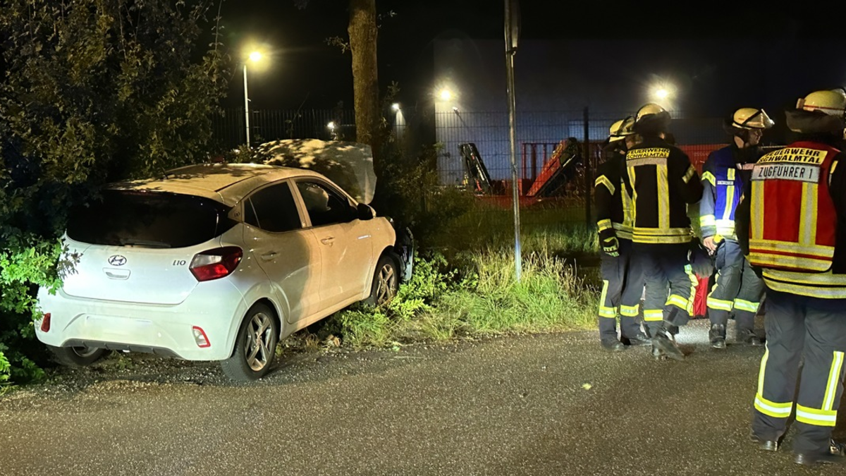 FFW Schwalmtal: Technische Hilfeleistung nach Verkehrsunfall - Foto: presseportal.de