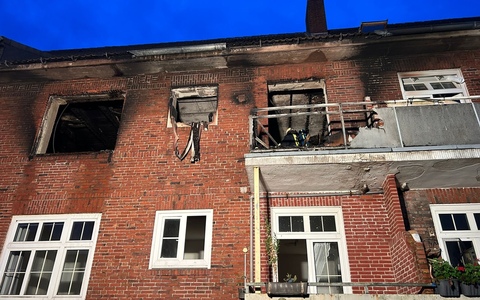 FW-LK Leer: Schrecklicher Brand in Mehrfamilienhaus auf Borkum - Personen sprangen aus dem Fenster - Foto: presseportal.de