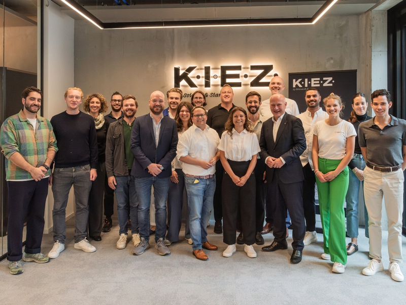 Kai Wegner zu Gast bei Deutschlands größtem Accelerator für KI-Startups / Der Regierende Bürgermeister besucht K.I.E.Z. und bekräftigt Berlins Führungsanspruch als Startup-Hauptstadt - Foto: presseportal.de