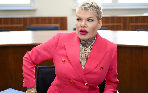 Schlagersängerin Melanie Müller steht vor Gericht - nun wird das Urteil erwartet. (Archivbild) - Foto: Hendrik Schmidt/dpa