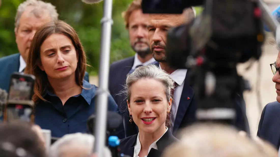 Lucie Castets fordert, die Linke sollte regieren. - Bild: Dimitar Dilkoff/AFP/dpa