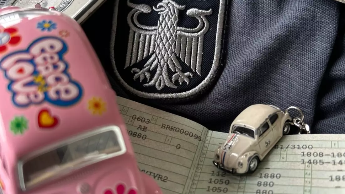 HZA-GI: Ein etwas anderes Jubiläum Zehn Jahre Kraftfahrzeugsteuer bei der Zollverwaltung und was 517 Aktenmeter damit zu tun haben - Bild: presseportal.de