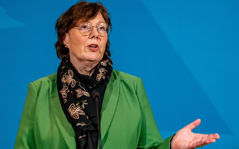 Nach Berichten über Drohnen über einem Industriegebiet in Schleswig-Holstein verspricht Landes-Innenministerin Sütterlin-Waack große Wachsamkeit. (Archivbild) - Foto: Axel Heimken/dpa Nach Berichten über Drohnen über einem Industriegebiet in Schleswig-Holstein verspricht Landes-Innenministerin Sütterlin-Waack große Wachsamkeit. (Archivbild) - Foto: Axel Heimken/dpa
