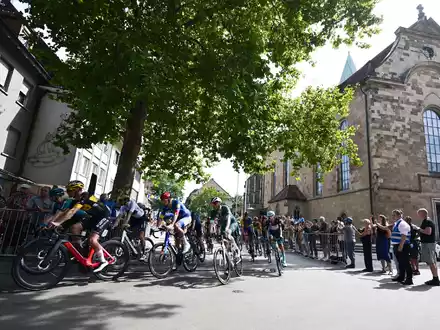 Der Däne Mads Pedersen gewinnt die Deutschland Tour. - Foto: Bernd Weißbrod/dpa