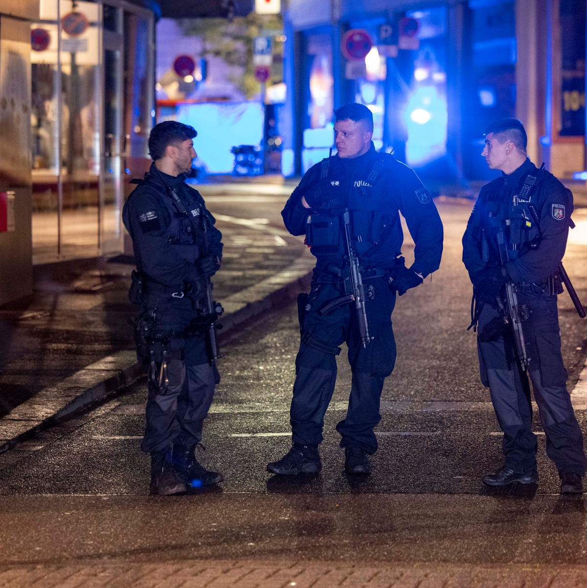 Bei einer Messerattacke in Solingen gab es mehrere Tote und Schwerverletzte. - Foto: Thomas Banneyer/dpa