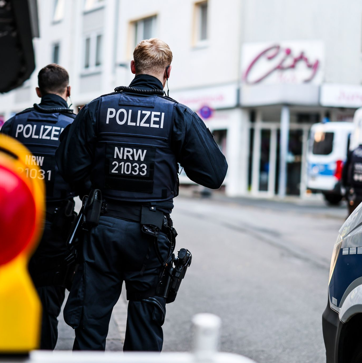 Der Angreifer tötete drei Menschen und verletzte vier weitere schwer. Die Trauer in Solingen ist groß. - Foto: Christoph Reichwein/dpa