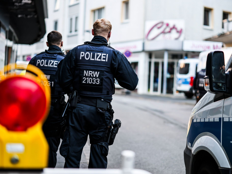 Der Angreifer tötete drei Menschen und verletzte vier weitere schwer. Die Trauer in Solingen ist groß. - Foto: Christoph Reichwein/dpa