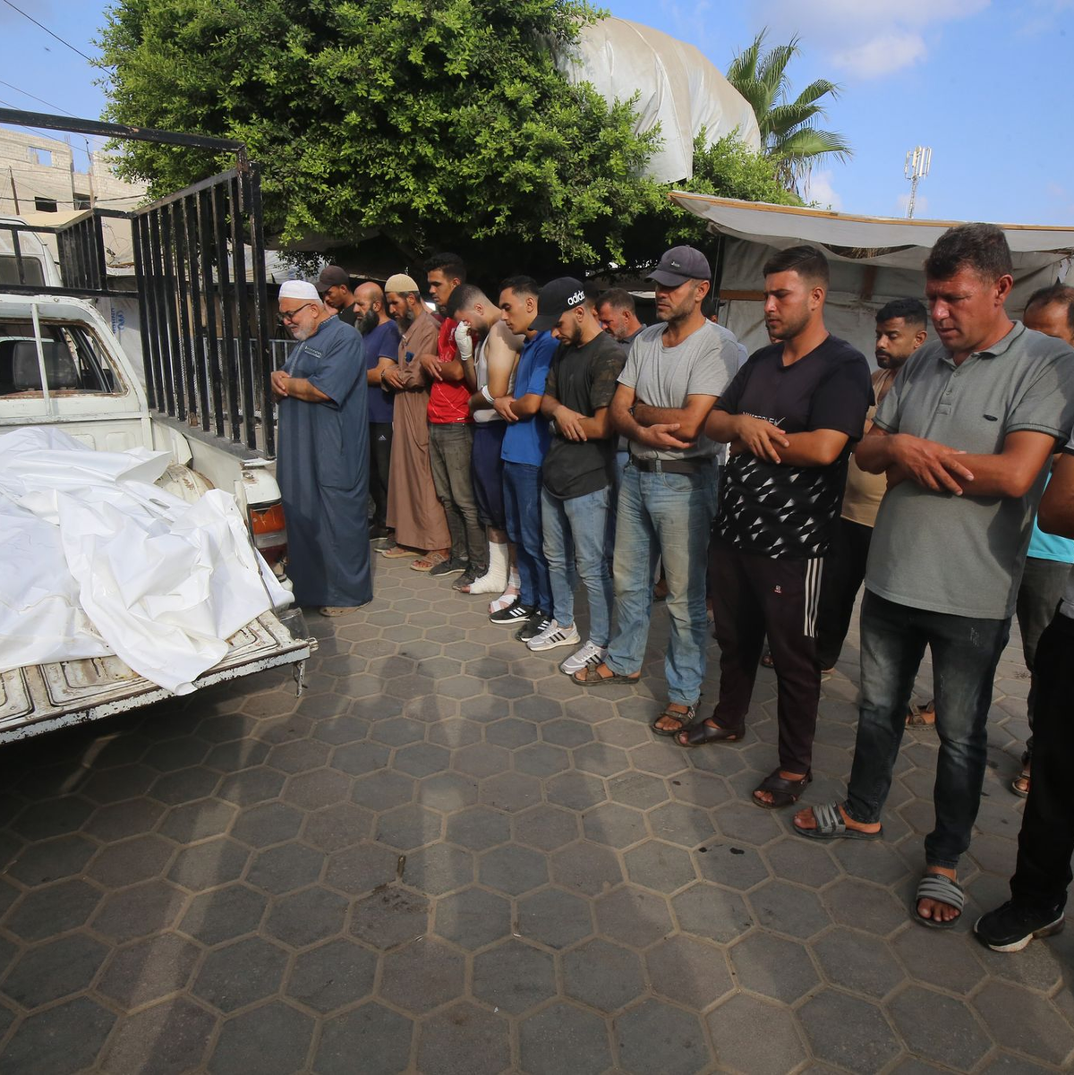 Nach palästinensischen Angaben starben mindestens elf Zivilisten bei israelischen Angriffenin verschiedenen Teilen des Gazastreifens. - Foto: Omar Ashtawy/APA Images via ZUMA Press Wire/dpa