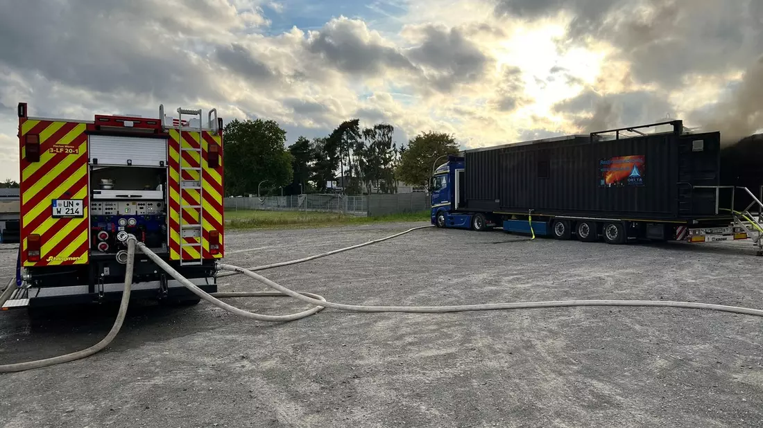 FW-WRN: Realbrandausbildung der Freiwilligen Feuerwehr Werne - Bild: presseportal.de