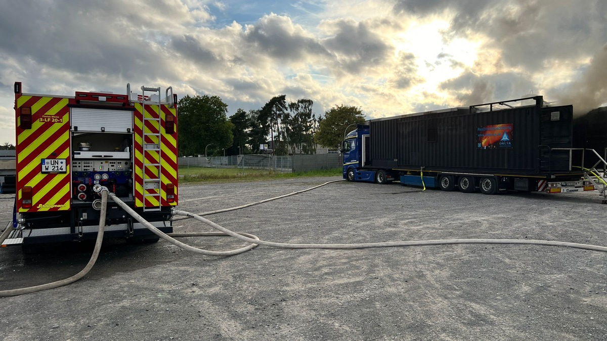 FW-WRN: Realbrandausbildung der Freiwilligen Feuerwehr Werne - Foto: presseportal.de
