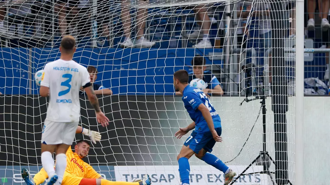 Andrej Kramaric war am ersten Spieltag gleich mehrfach erfolgreich. - Bild: Heiko Becker/dpa