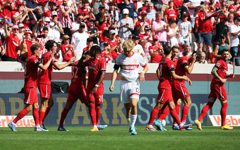Bundesliga-Premiere geglückt: Freiburgs neuer Chefcoach Julian Schuster. - Foto: Philipp von Ditfurth/dpa Bundesliga-Premiere geglückt: Freiburgs neuer Chefcoach Julian Schuster. - Foto: Philipp von Ditfurth/dpa