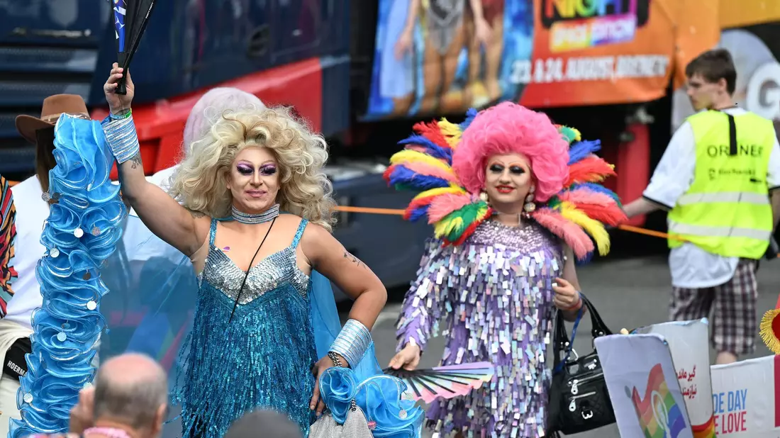 Vielfalt und Toleranz beim Christopher Street Day. - Bild: Carmen Jaspersen/dpa