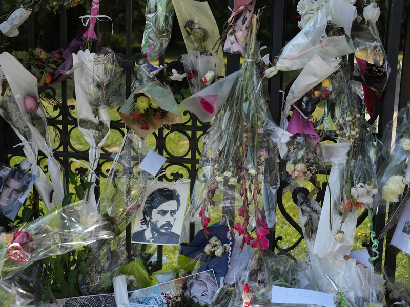 Delon hatte mehrfach gesagt, dass er keine nationale Hommage wolle. - Foto: Thibault Camus/AP/dpa