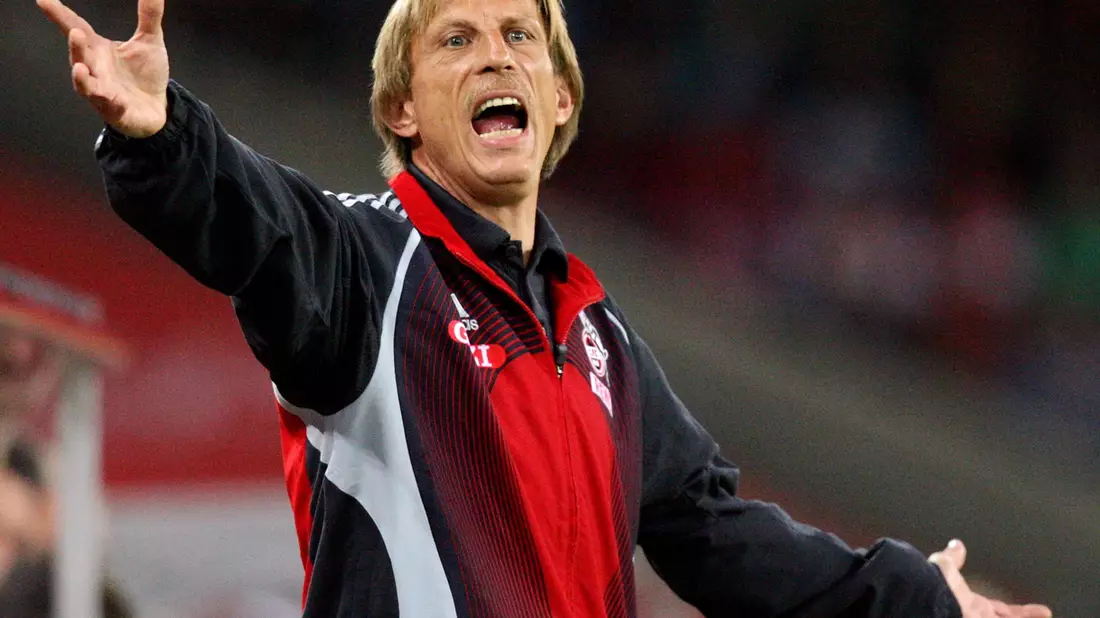 Christoph Daum erlebte bewegte Jahre als Trainer des 1. FC Köln. - Bild: Rolf Vennenbernd/dpa