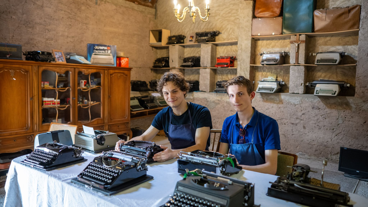 Als Schüler haben sich auf der Schreibmaschine Protokolle getippt - Foto: Harald Tittel/dpa