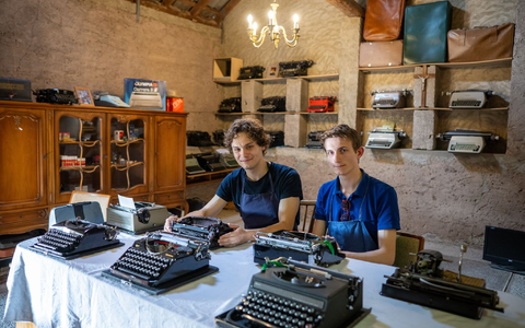 Als Schüler haben sich auf der Schreibmaschine Protokolle getippt - Foto: Harald Tittel/dpa