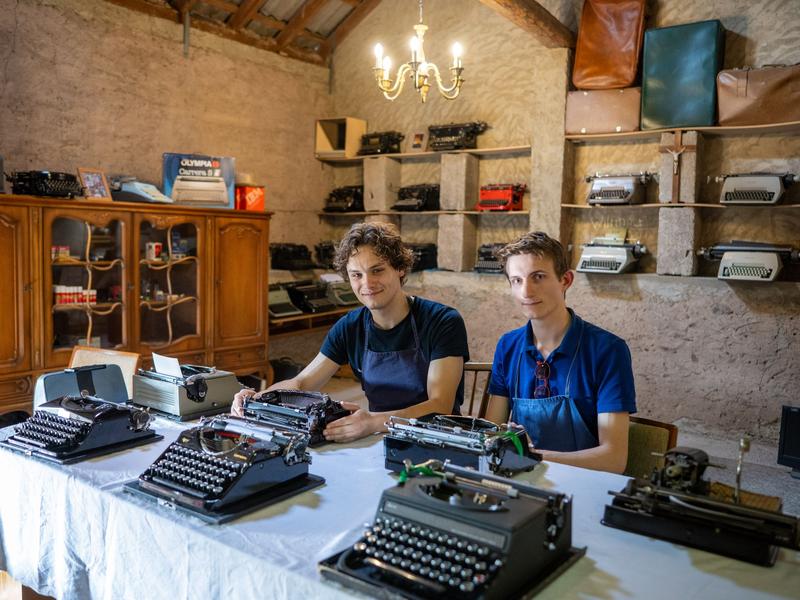 Als Schüler haben sich auf der Schreibmaschine Protokolle getippt - Foto: Harald Tittel/dpa
