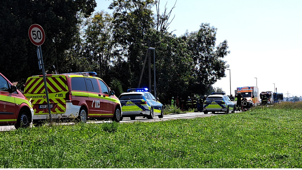 FW-M: Tödlicher Verkehrsunfall (Langwied-Lochhausen) - Foto: presseportal.de