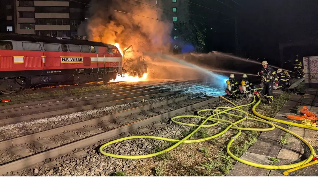 FW-M: Brand eines Bauzuges (Haidhausen) - Bild: presseportal.de