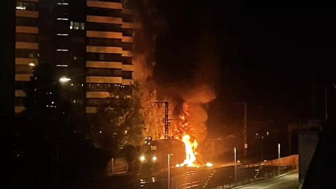 Bundespolizeidirektion München: Brand an Bauzug / Sehr hoher Sachschaden - Bild: presseportal.de