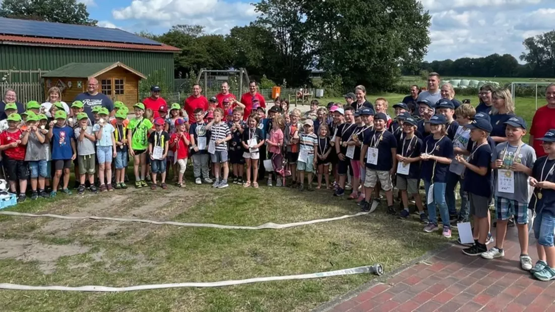 FW-OLL: Kreiskinderfeuerwehrtag in der Gemeinde Ganderkesee - Ein voller Erfolg in Bergedorf (Korrektur Namen) - Bild: presseportal.de
