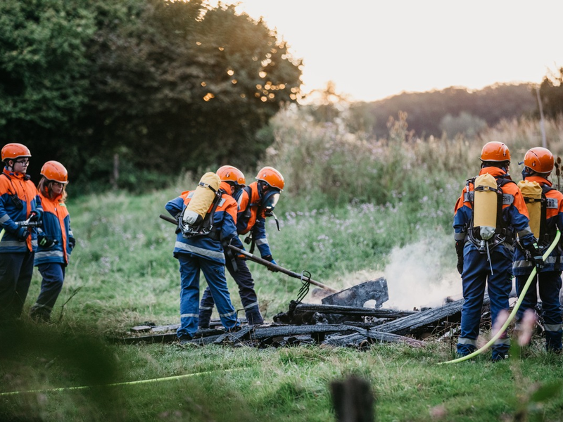 FW Marienheide: Berufsfeuerwehrtag der Jugendfeuerwehr: Marienheider Feuerwehrnachwuchs für 24 Stunden im Einsatz - Foto: presseportal.de