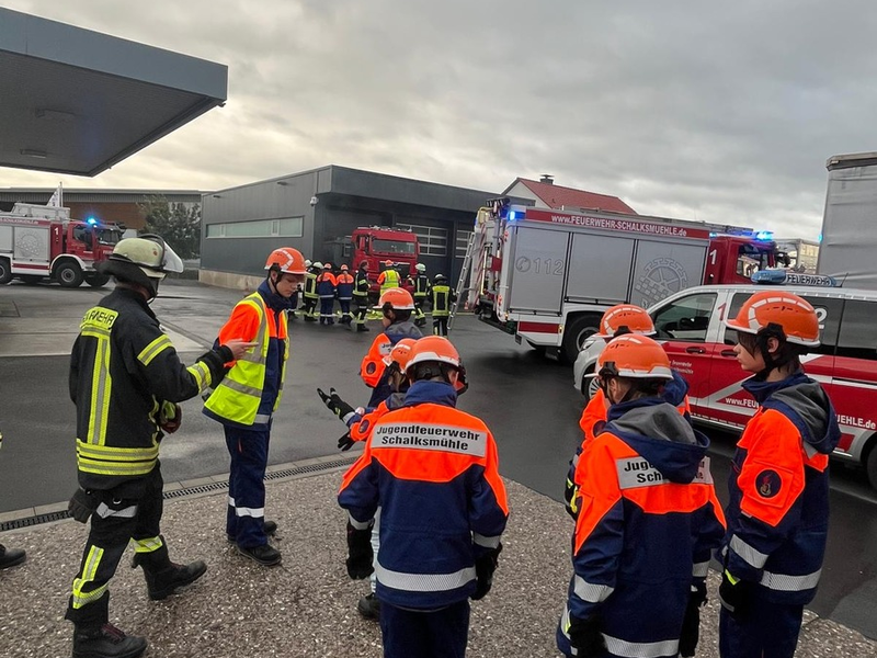 FW Schalksmühle: Löschgruppen Schalksmühle und Dahlerbrück üben für den Ernstfall - Foto: presseportal.de