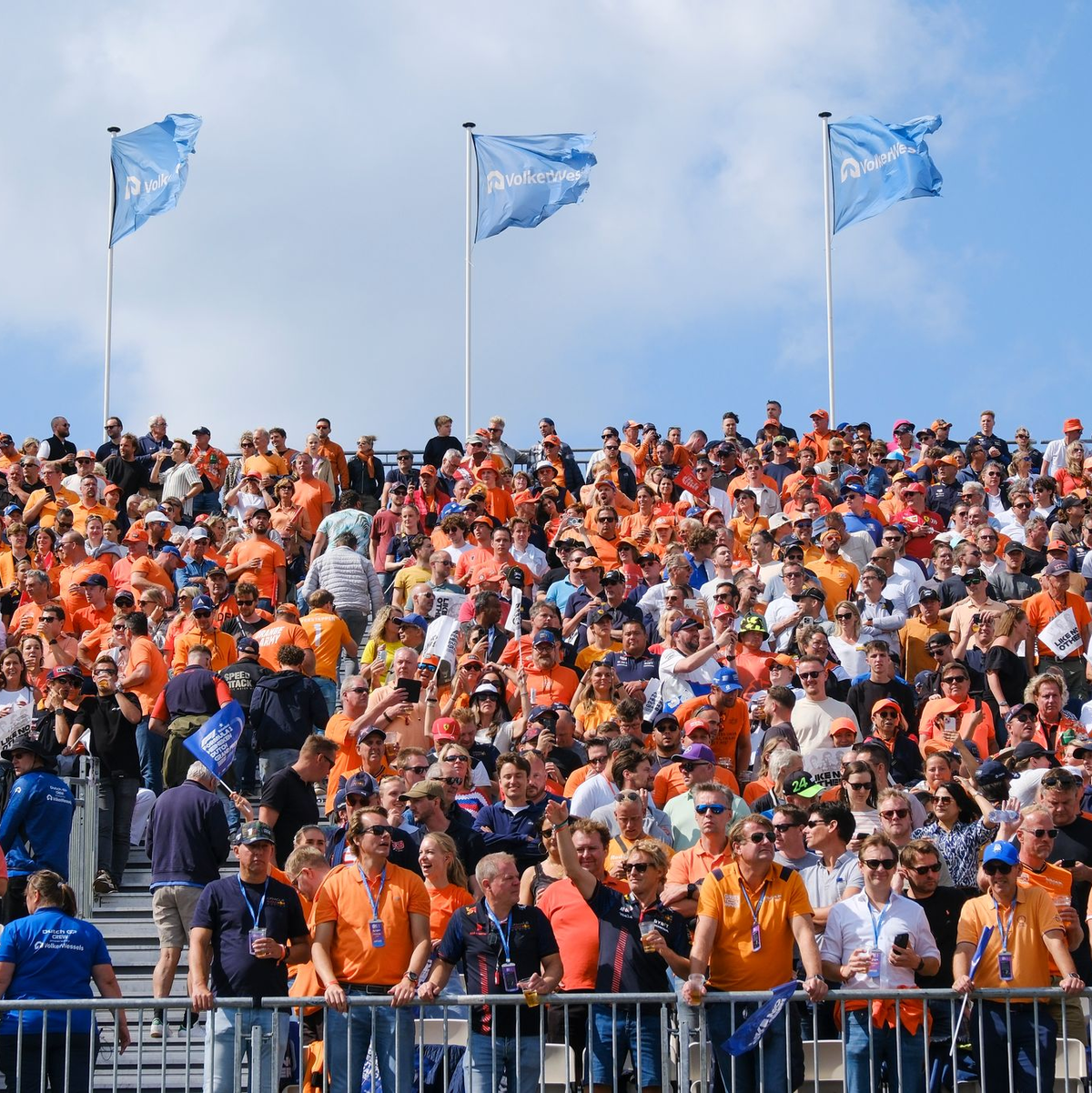 Das Formel-1-Rennen der Niederlande: ein Fan-Magnet in Orange. - Foto: Patrick Post/AP/dpa