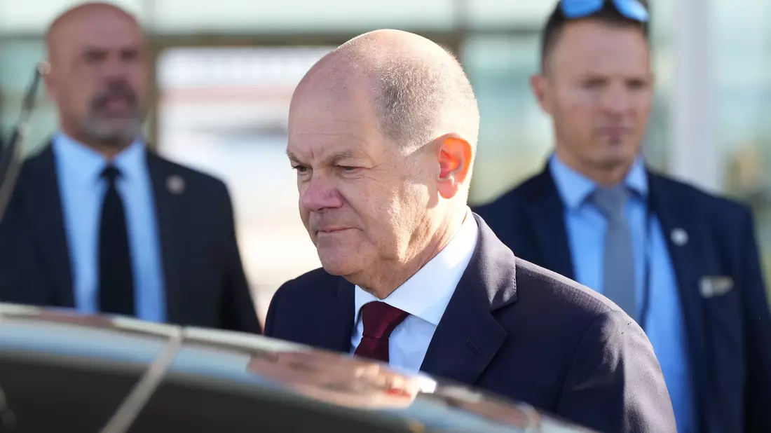 Bundeskanzler Scholz hat  eine harte Strafe für den Täter gefordert und der Stadt Hilfe zugesagt. - Bild: Soeren Stache/dpa